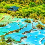 黄龙景区如画的彩池